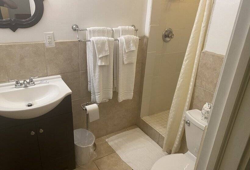 The Maple Motel Erie