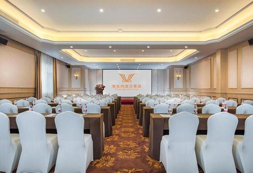 Vienna Hotel Nanning Xiangsi Lake University Town