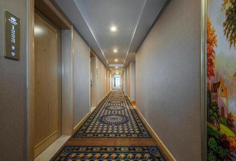 Vienna Hotel Nanning Xiangsi Lake University Town