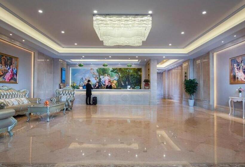 Vienna Hotel Nanning Xiangsi Lake University Town