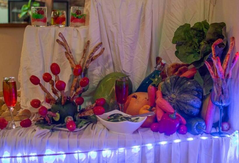 هتل Bahari Lodge, K.kaashidhoo