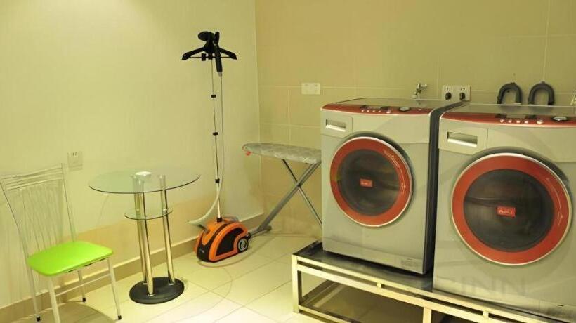 בית מלון כפרי City Comfort Inn Hezhou Municipal Square