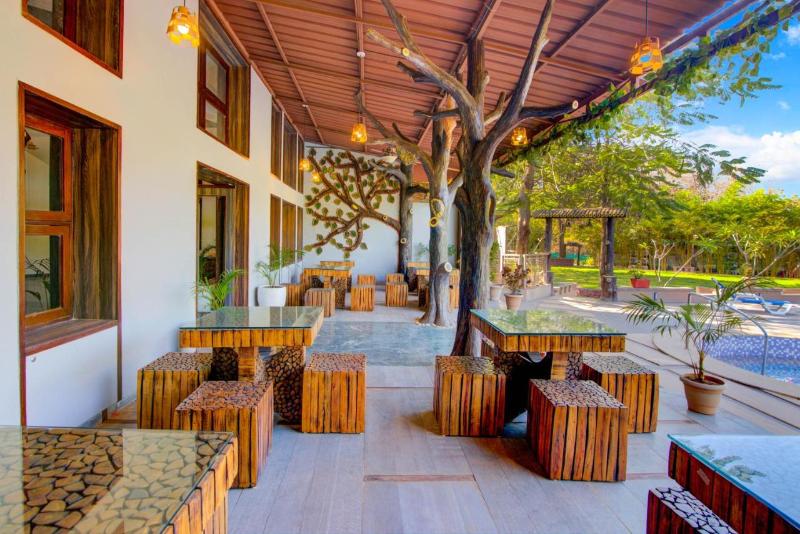 Отель Club Mahindra Netrang