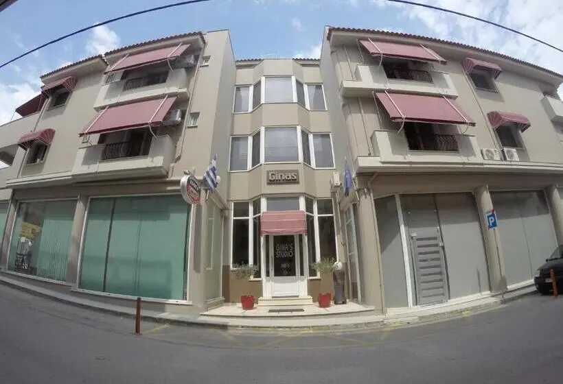 ホテル Gina's Studios
