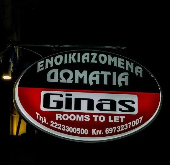 ホテル Gina's Studios