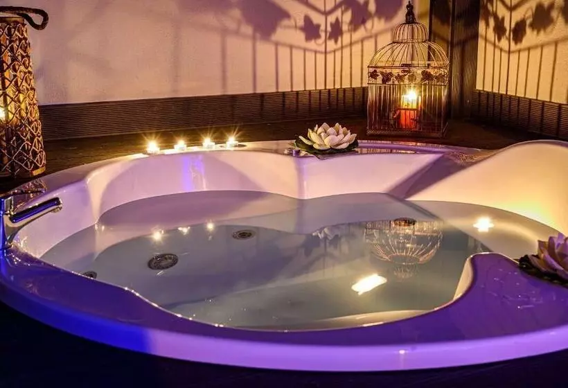 Hotelli Parthenon Art Executive Wing