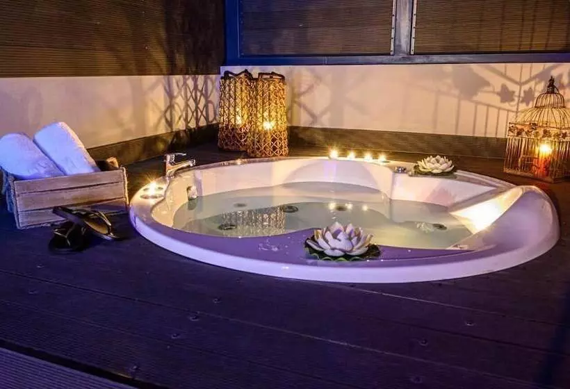 Hotelli Parthenon Art Executive Wing