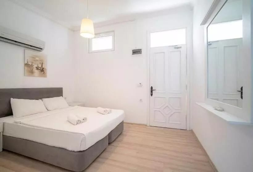 Hotelli Yali Sui̇tes