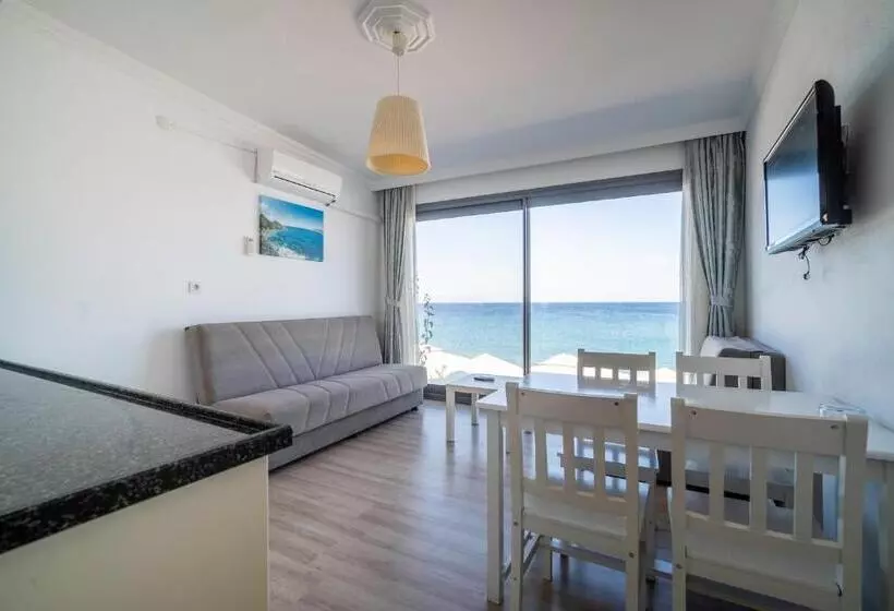 Hotelli Yali Sui̇tes