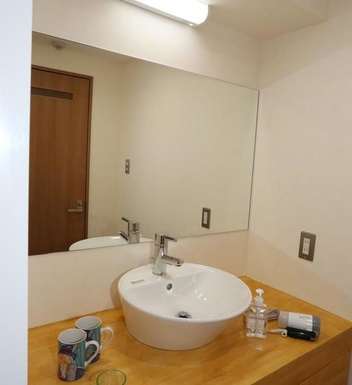 Общежитие Kitashinchi Apartment