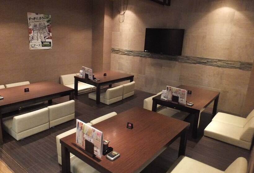 Capsule Hotel Wellbe Sakae   Caters To Men