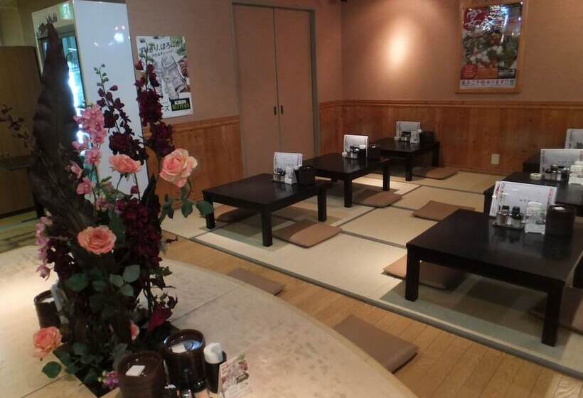 Capsule Hotel Wellbe Sakae   Caters To Men