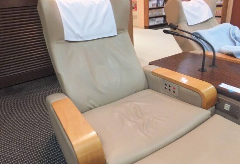 Capsule Hotel Wellbe Sakae   Caters To Men