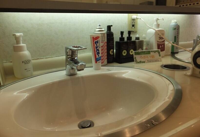 Capsule Hotel Wellbe Sakae   Caters To Men