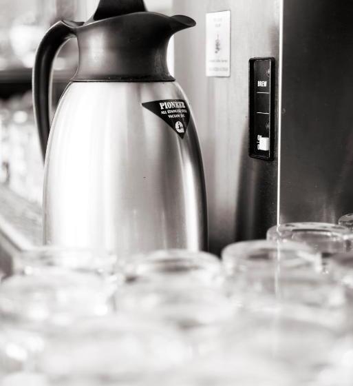 مسافرخانه Elder York Guest House