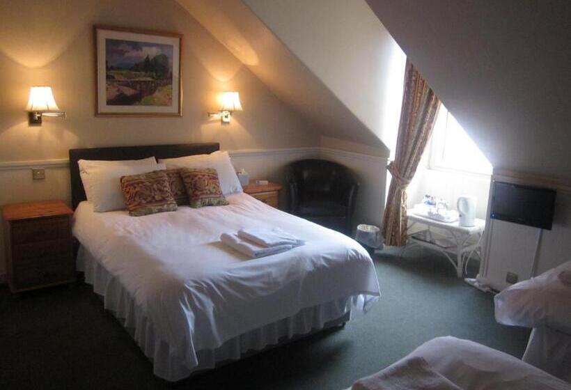 مسافرخانه Elder York Guest House