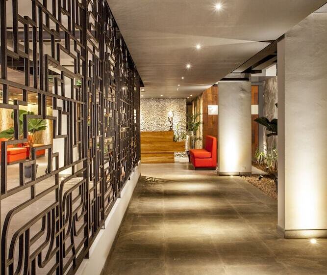 Отель Daun Bali Seminyak