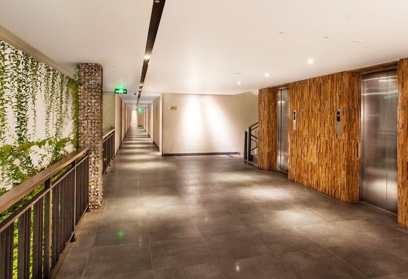 Отель Daun Bali Seminyak