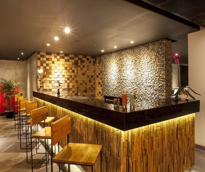 Отель Daun Bali Seminyak