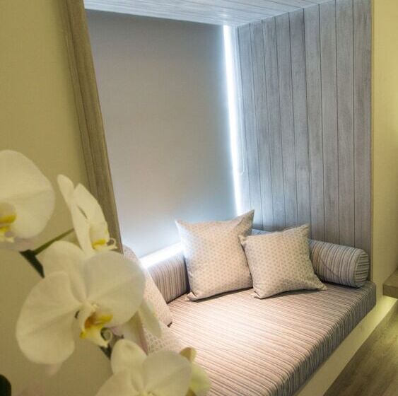 Отель Daun Bali Seminyak