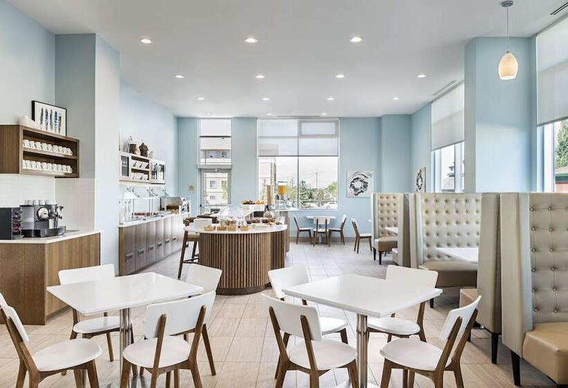 酒店 Element Calgary Airport