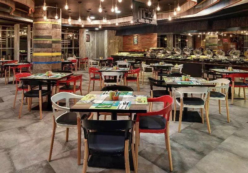 ホテル Ibis Styles Makassar Sam Ratulangi