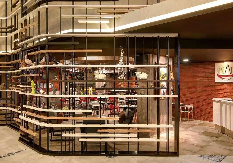 ホテル Ibis Styles Makassar Sam Ratulangi