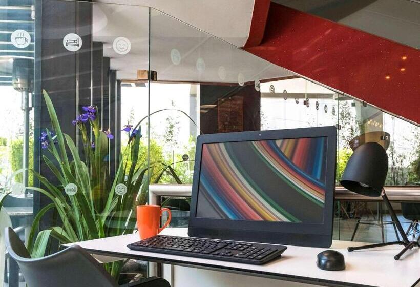 ホテル Ibis Styles Nairobi Westlands