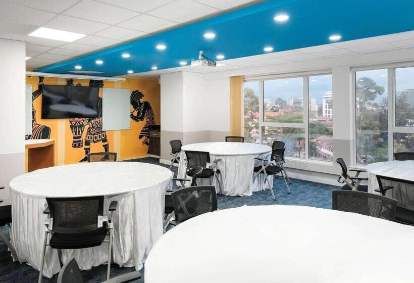 ホテル Ibis Styles Nairobi Westlands