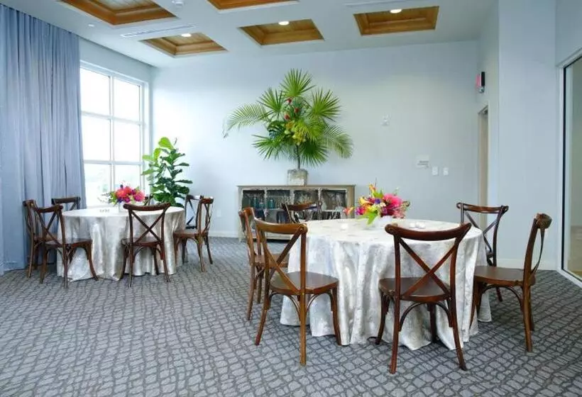 ホテル Indigo Orange Beach   Gulf Shores, An Ihg