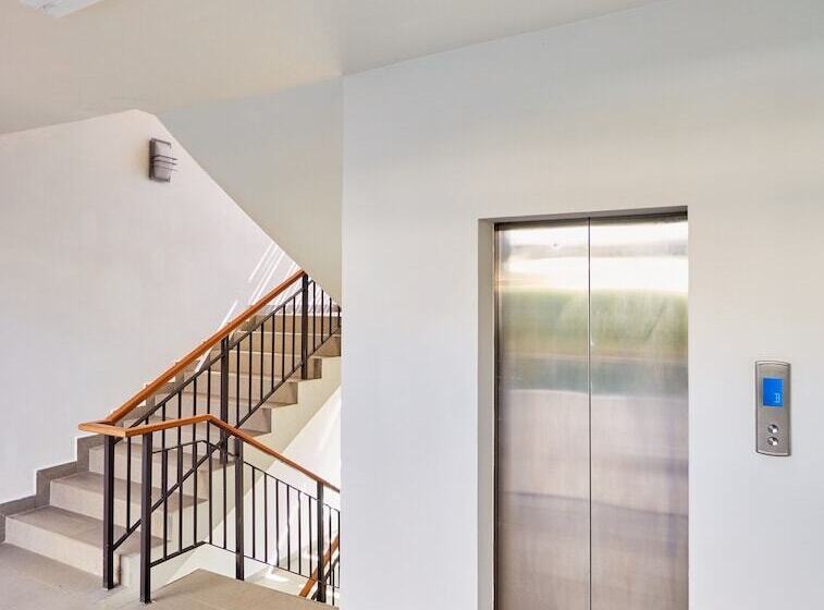 هتل Liberty Drive Apartments And Penthouses