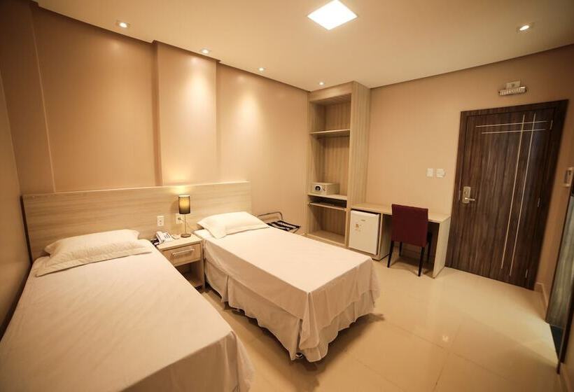 ホテル London Santarem