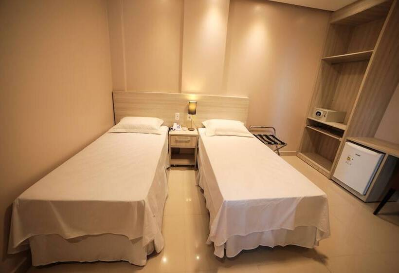 ホテル London Santarem