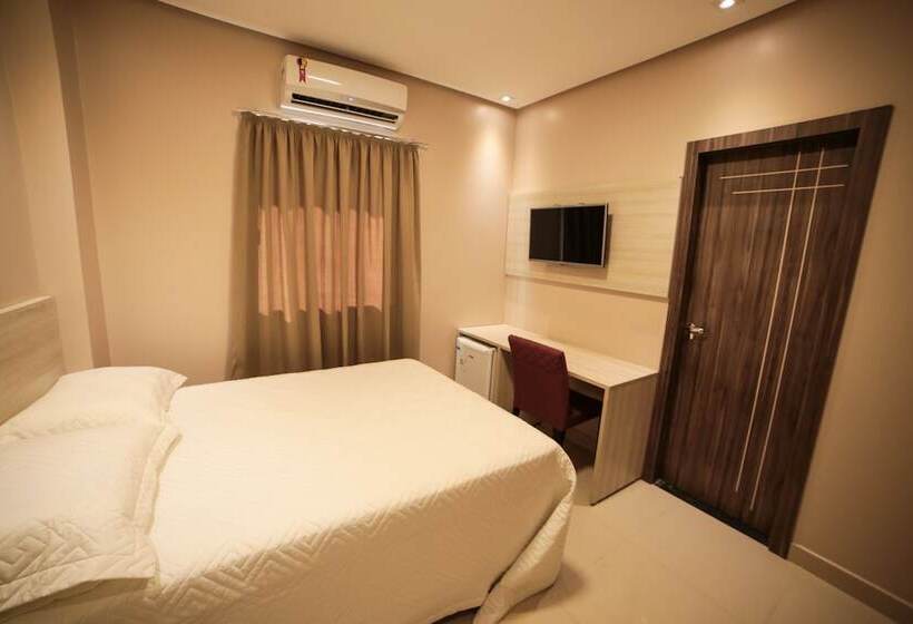 ホテル London Santarem