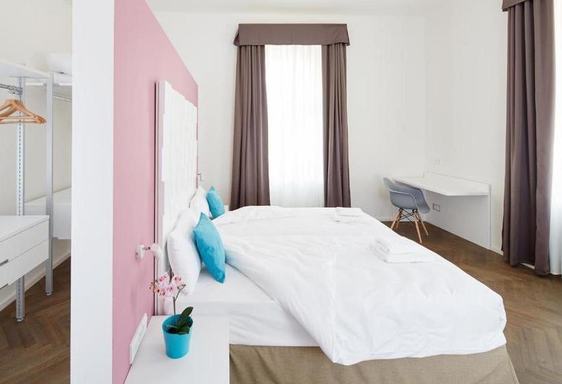 Hotelli MH Apartments River Prague