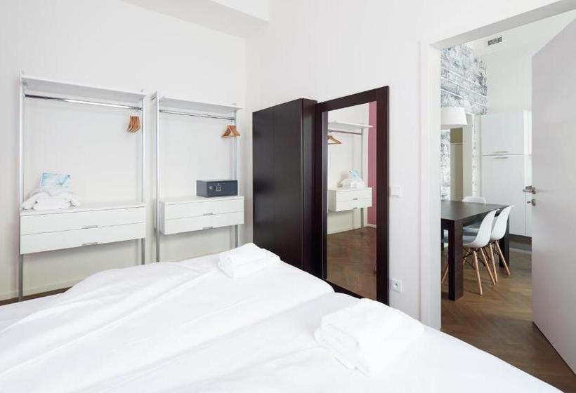 Hotelli MH Apartments River Prague