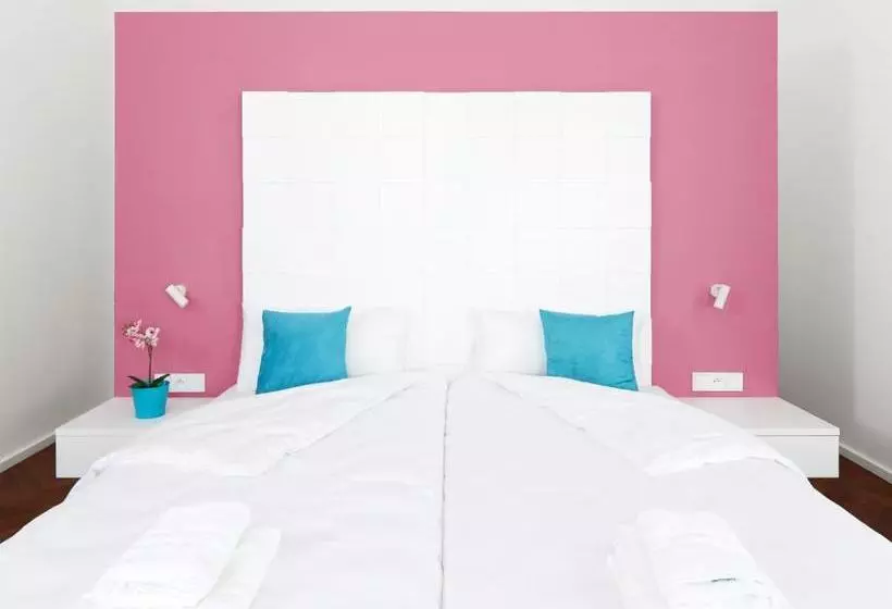Hotelli MH Apartments River Prague
