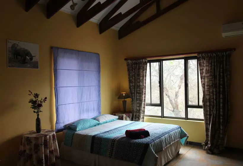 پانسیون Lili Bush Guesthouse