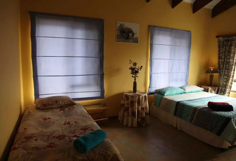 پانسیون Lili Bush Guesthouse