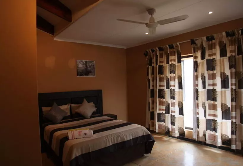 پانسیون Lili Bush Guesthouse
