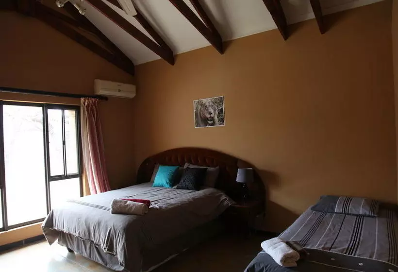 پانسیون Lili Bush Guesthouse