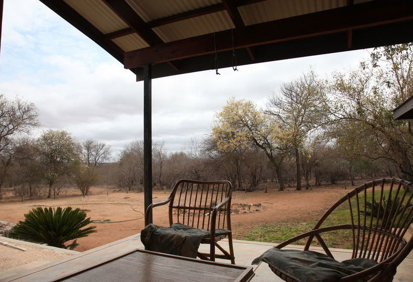 פנסיון Lili Bush Guesthouse