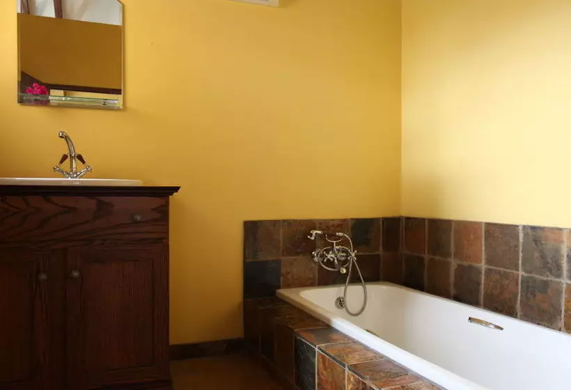 پانسیون Lili Bush Guesthouse