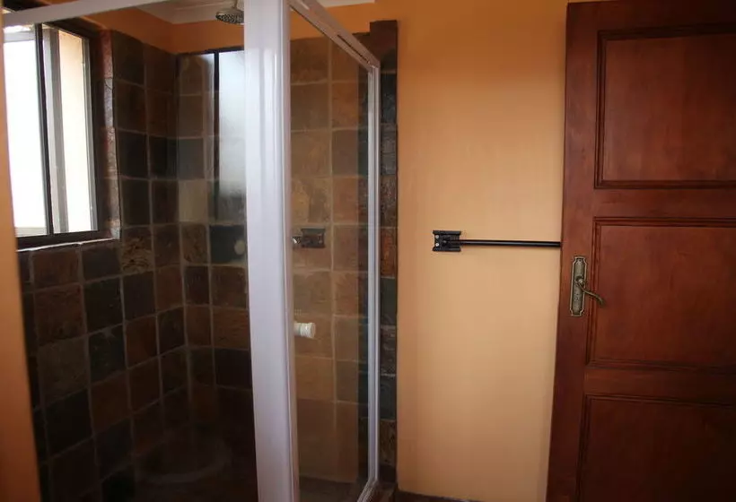 پانسیون Lili Bush Guesthouse