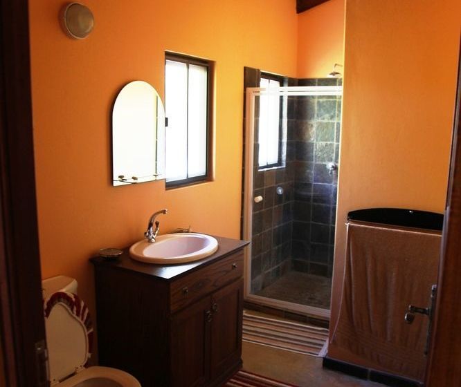 פנסיון Lili Bush Guesthouse