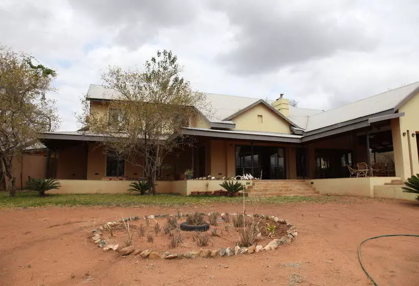 پانسیون Lili Bush Guesthouse