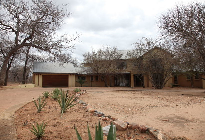 פנסיון Lili Bush Guesthouse