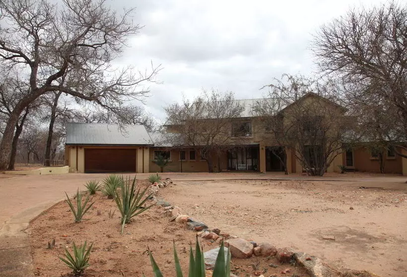 پانسیون Lili Bush Guesthouse