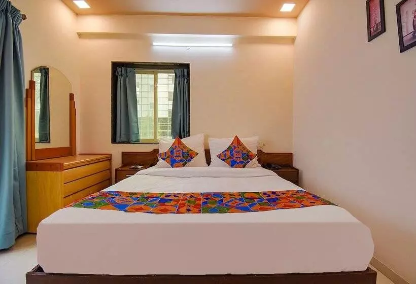 Fabhotel Galaxy Inn