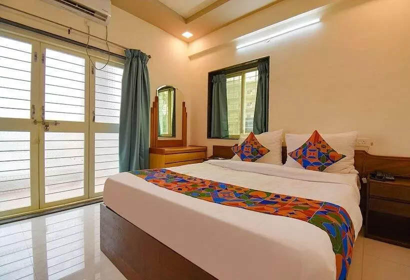 Fabhotel Galaxy Inn